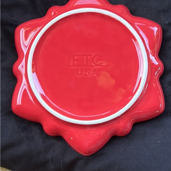 Fiestaware scarlet embossed snow flake Holliday plates - Picture 2 of 2